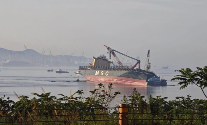 MSC集装箱船舟山搁浅，已被困多日！